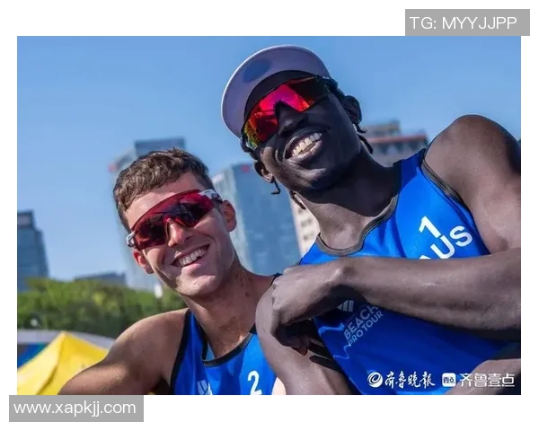 阳光灿烂的足球明星们用笑容传递快乐与激情 阳光灿烂的足球明星们用笑容传递快乐与激情